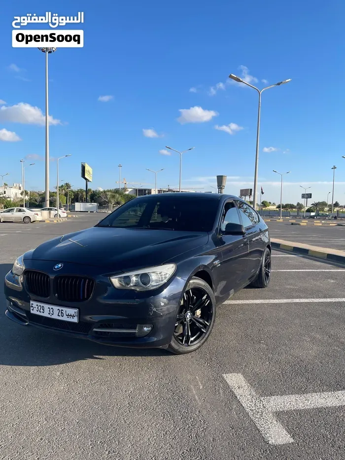 BMW 5 Series 2012 photo 2