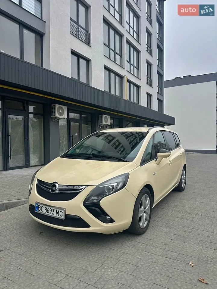 Opel Zafira Tourer 2012 photo 2