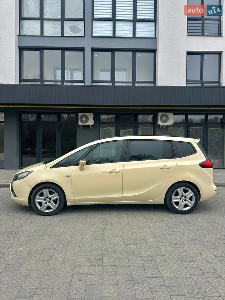 Opel Zafira Tourer 2012 photo 4