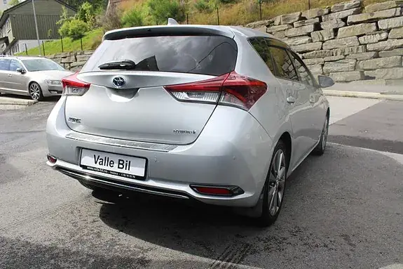 Toyota Auris 2017 photo 5