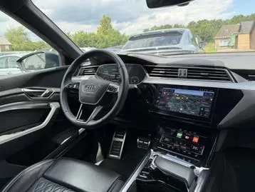 Audi Q8 E-Tron 2023 photo 3