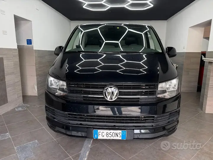 Volkswagen Caravelle 2017 photo 2