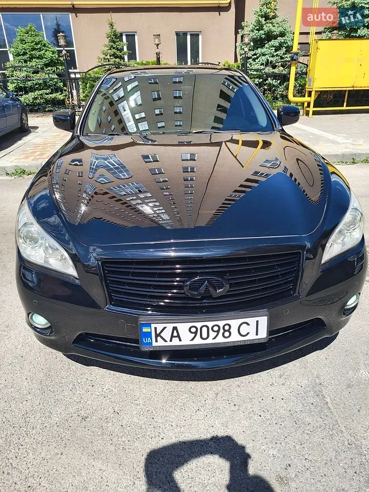 Infiniti M37 2010 photo 3