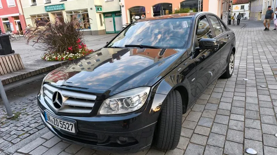 Mercedes-Benz C220