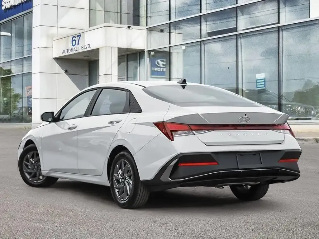 Hyundai Elantra 2026 photo 4