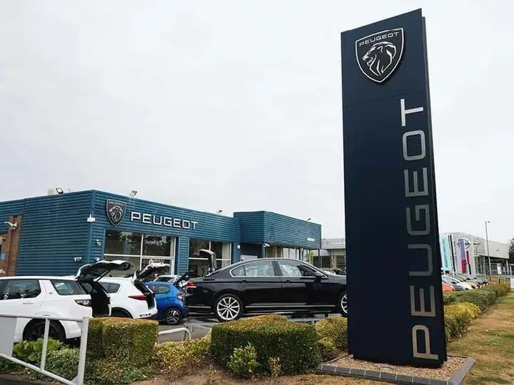 Peugeot 208 2024 photo 3