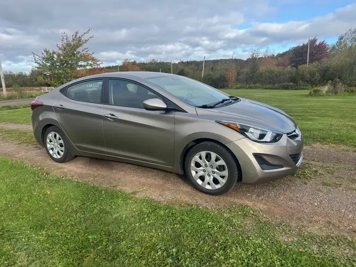 Hyundai Elantra 2015 photo 4