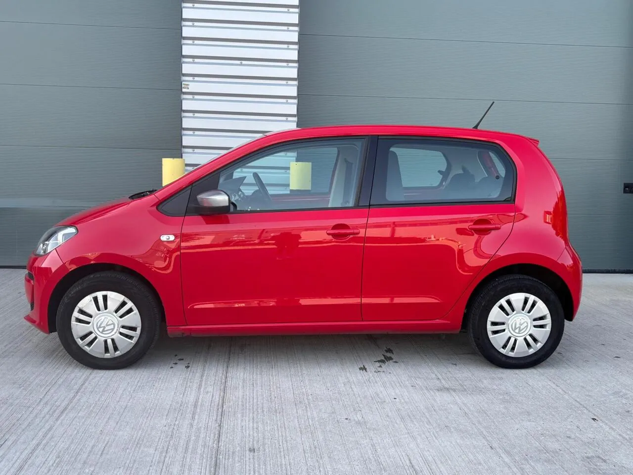 Volkswagen Up 2014 photo 2