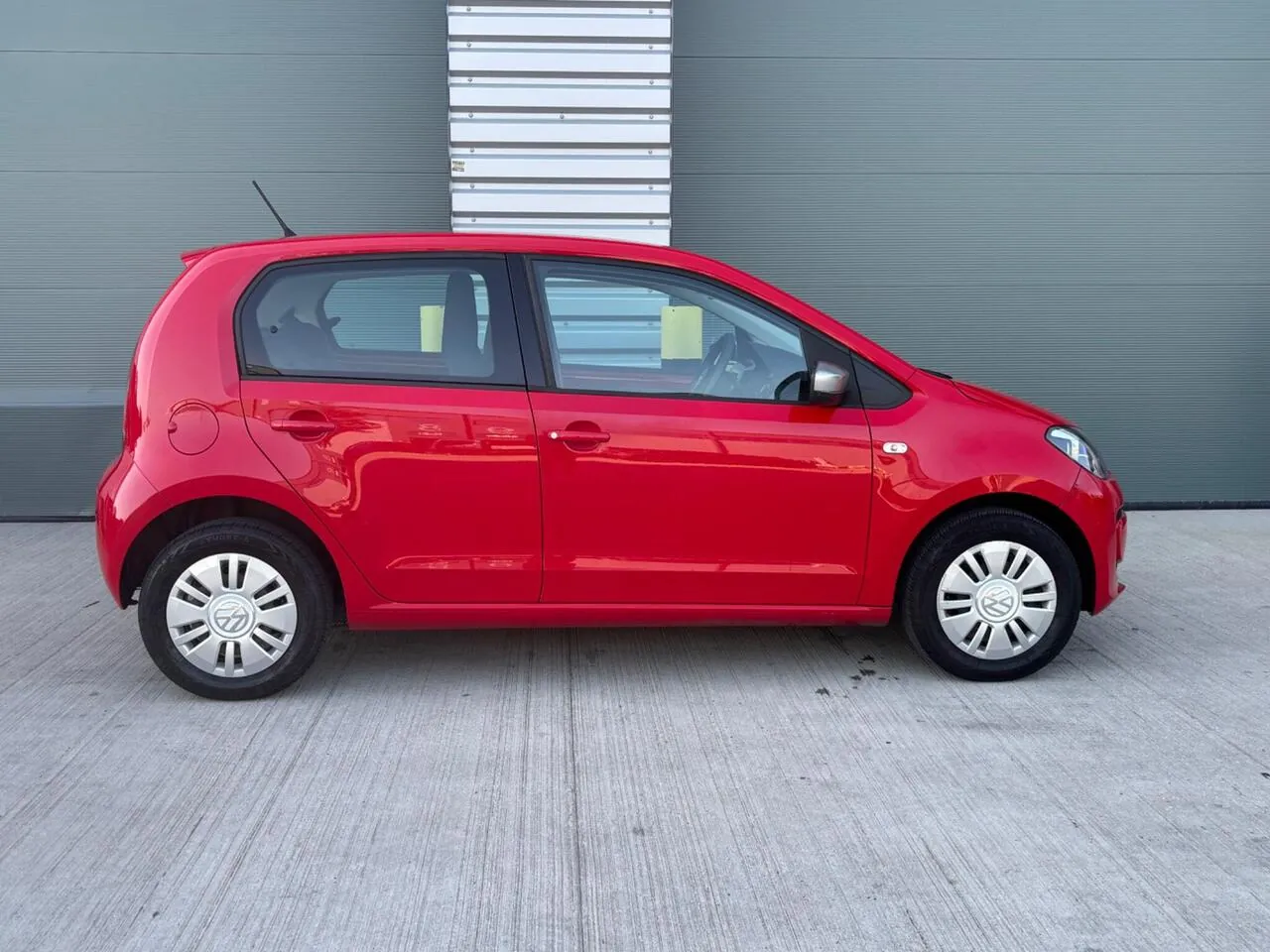 Volkswagen Up 2014 photo 3