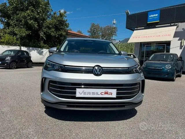 Volkswagen Tiguan 2025 photo 2