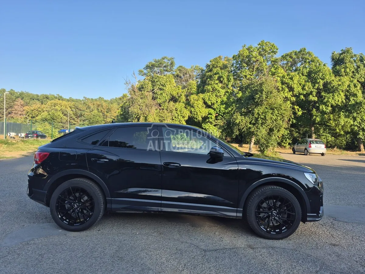 Audi Q3 2022 photo 2