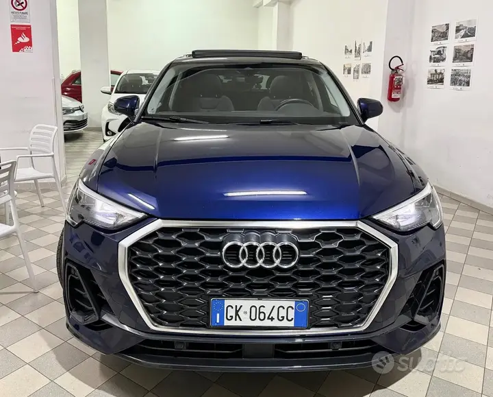 Audi Q3 2022 photo 2