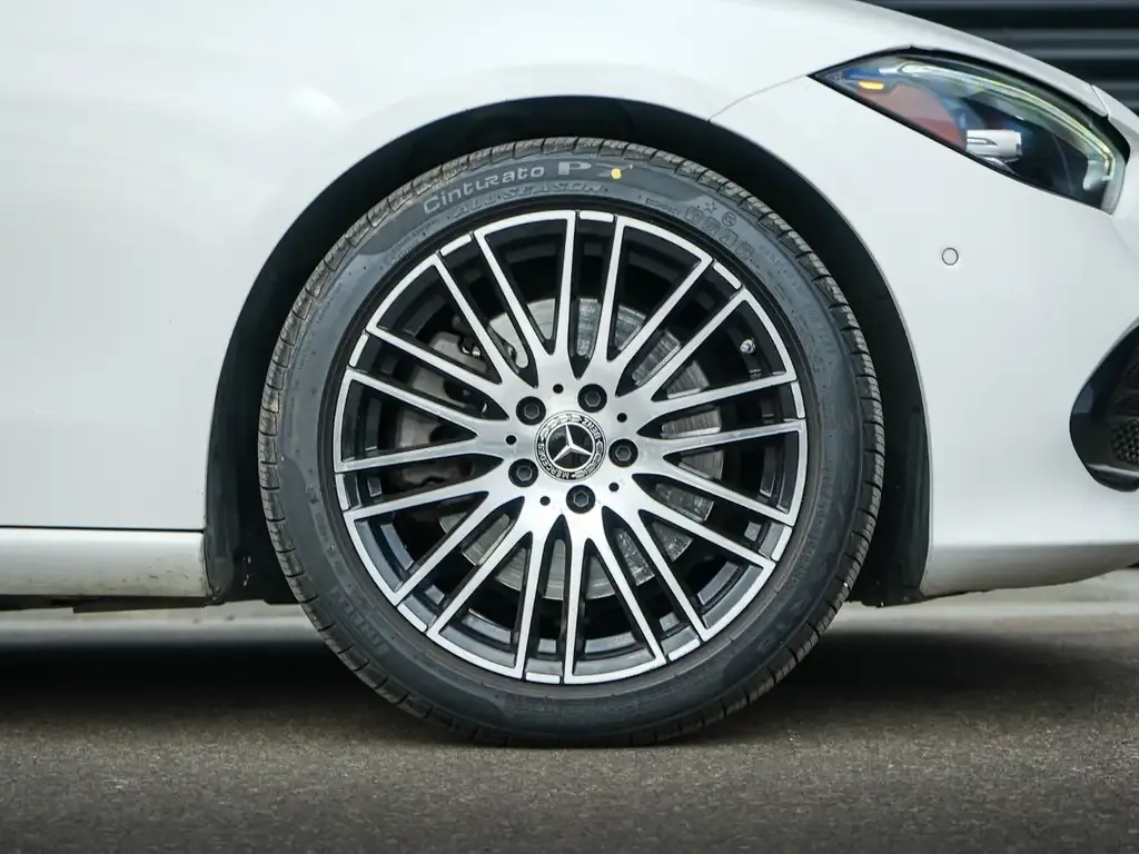 Mercedes-Benz C-Class 2024 photo 3