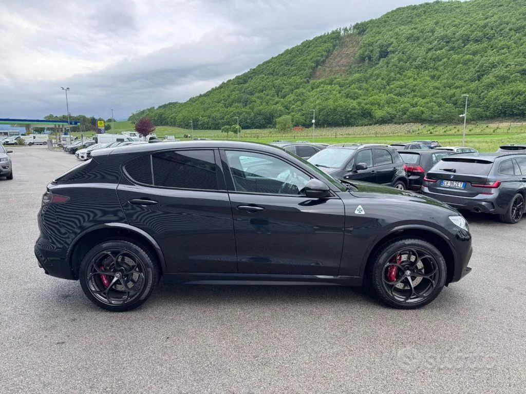 Alfa Romeo Stelvio 2022 photo 4