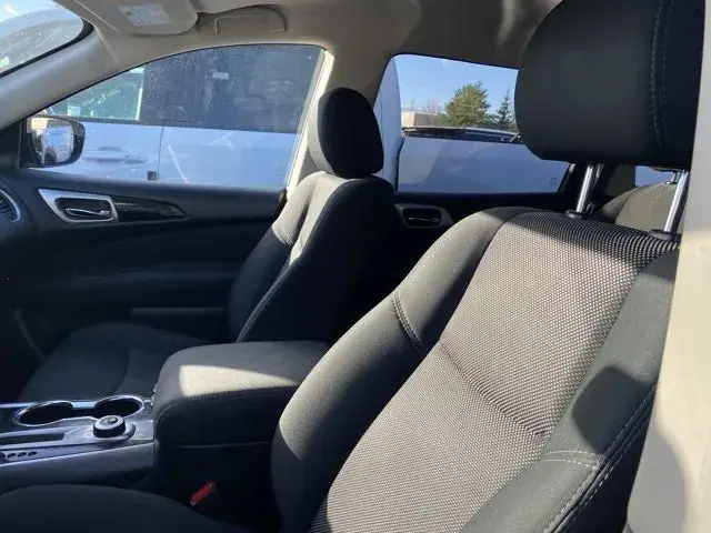 Nissan Pathfinder 2017 photo 2