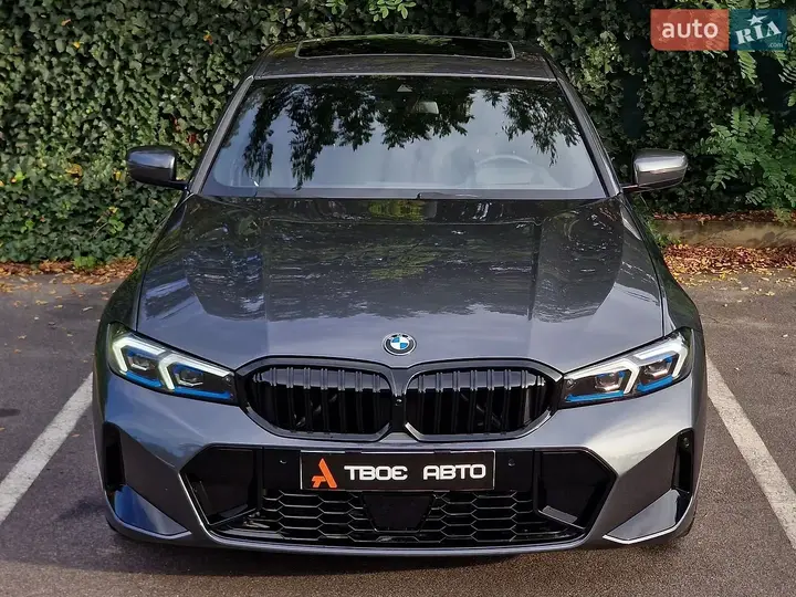 BMW 3 Series 2019 photo 3