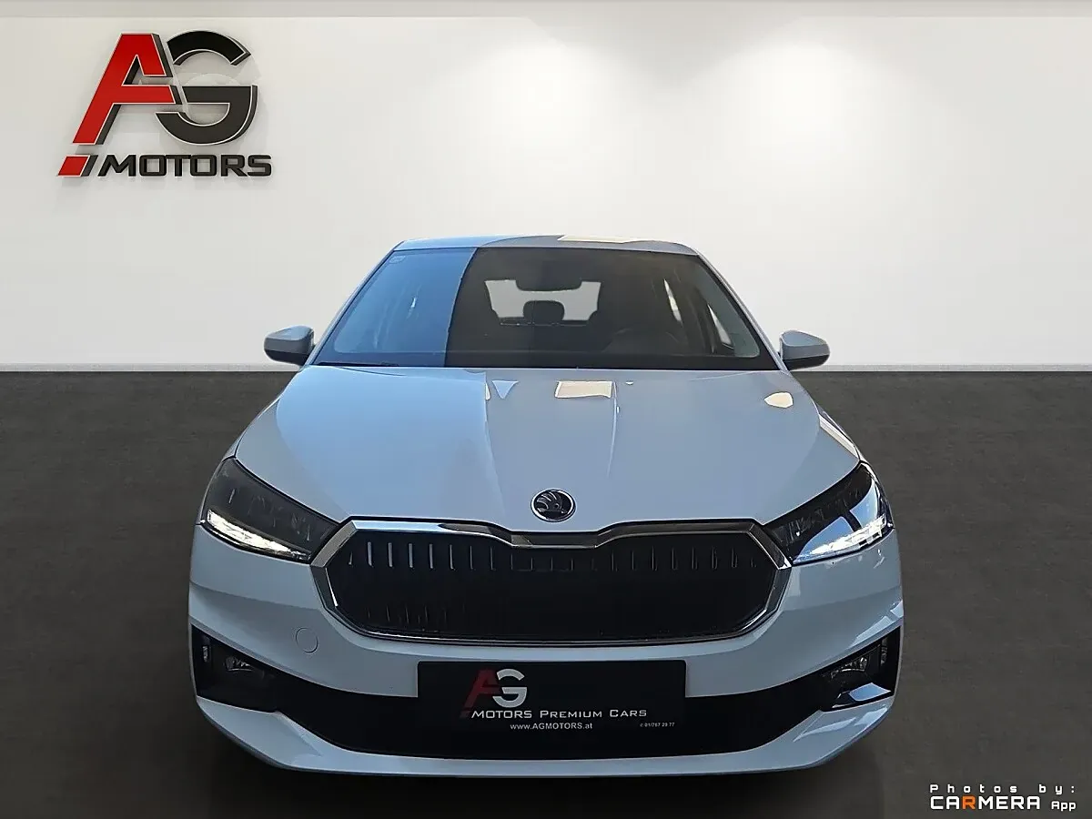 Skoda Fabia 2023 photo 2