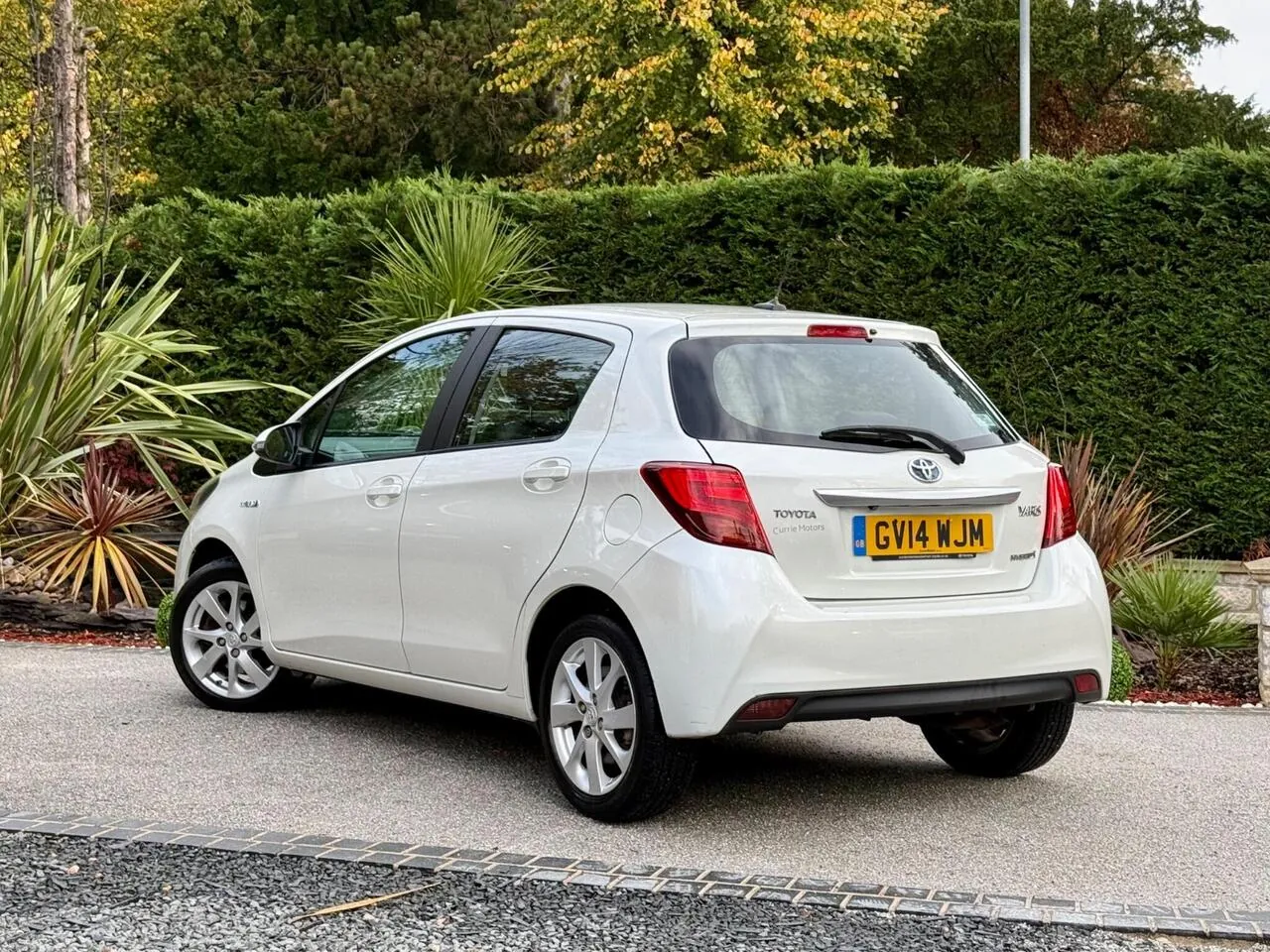 Toyota Yaris 2014 photo 2