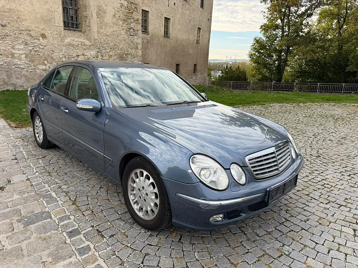 Mercedes-Benz Eklasse 2002 photo 2