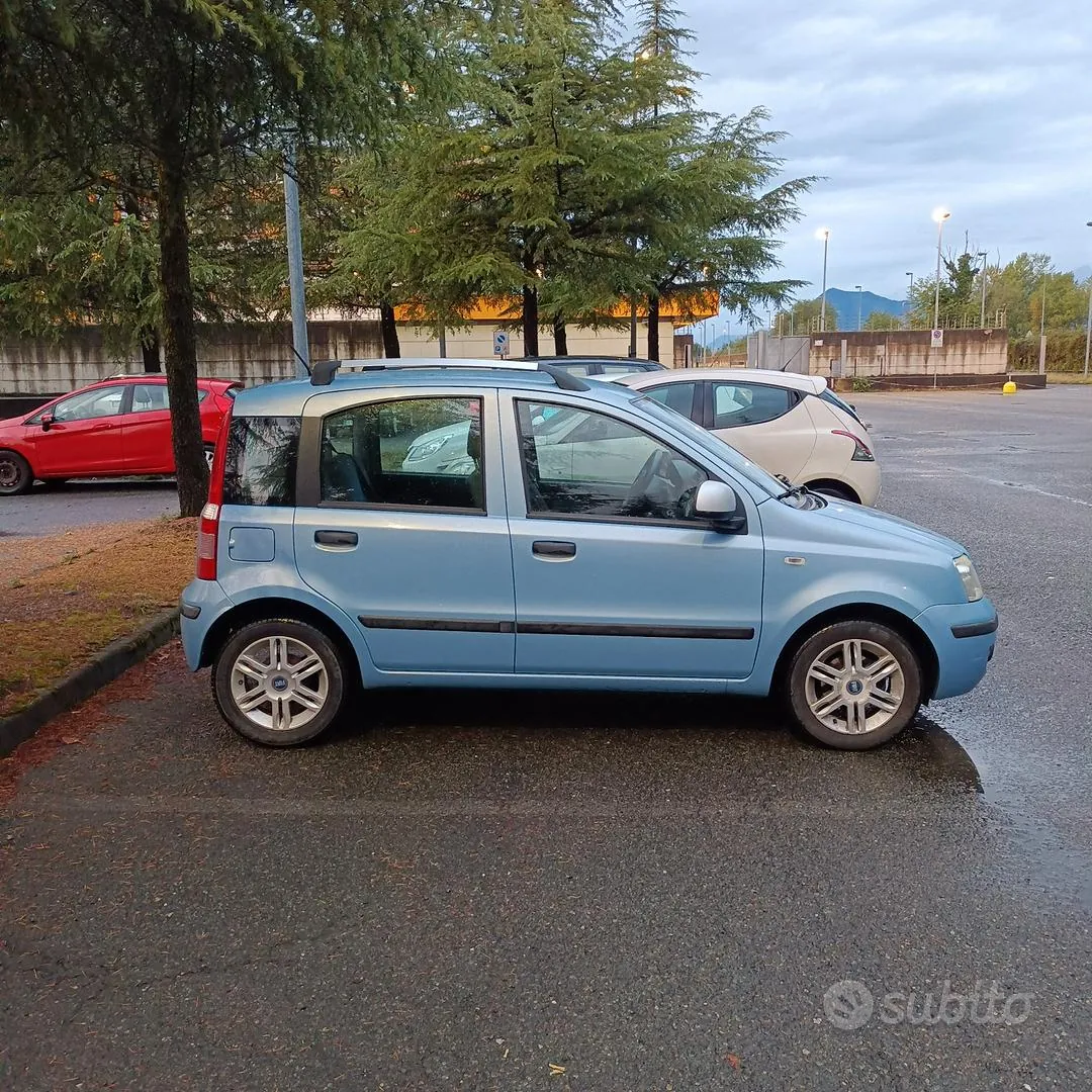 Fiat Panda 2010 photo 2