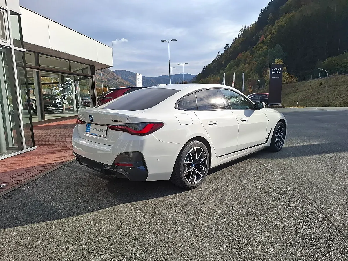BMW I4 2023 photo 3