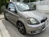 Toyota Vitz 2000 photo 2