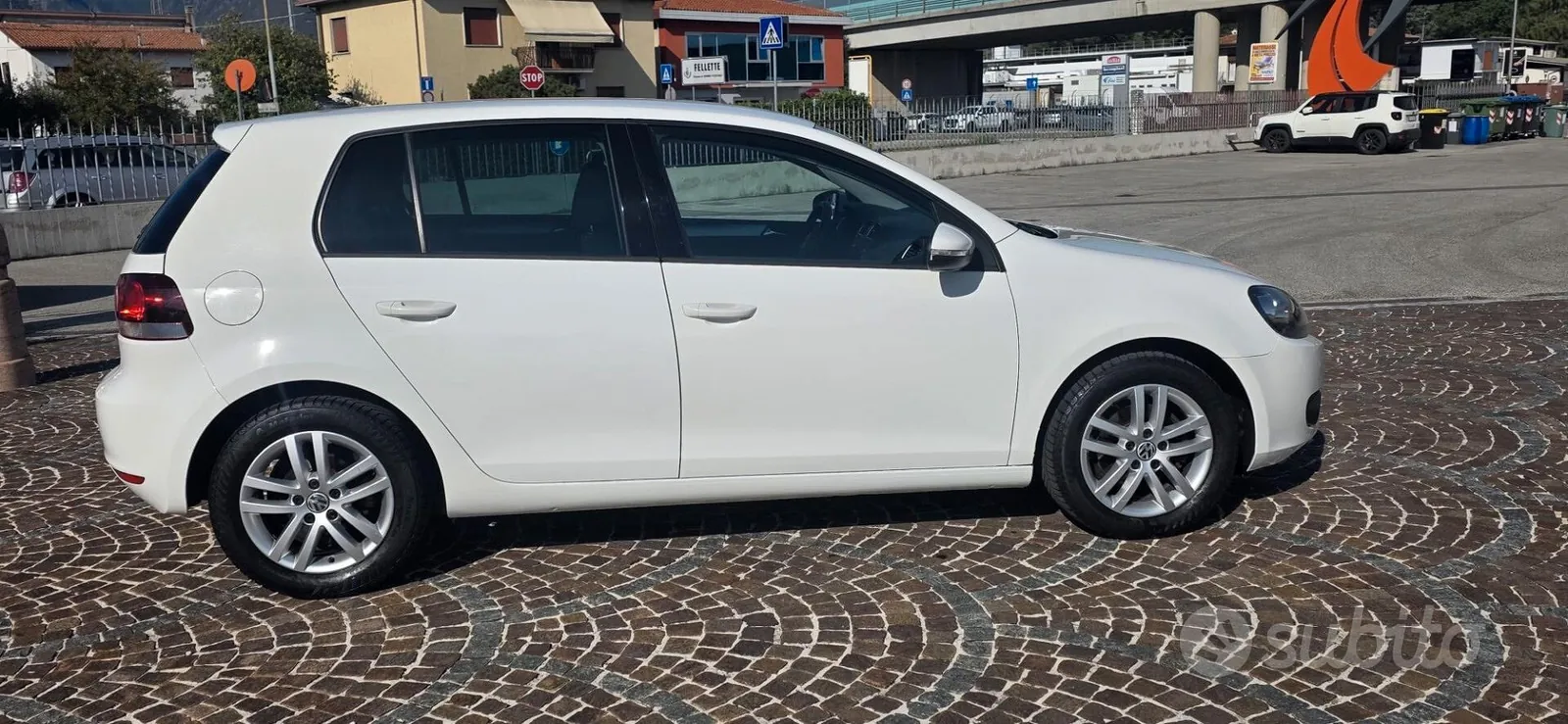 Volkswagen Golf 2011 photo 2