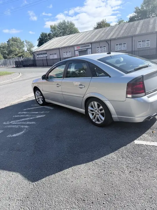 Vauxhall Vectra 2007 photo 4