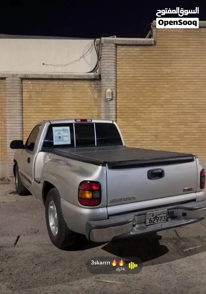 GMC Sierra 2005 photo 2