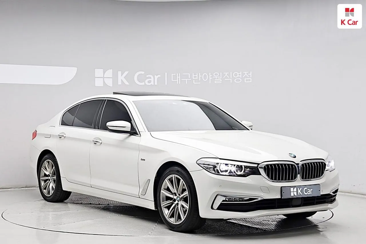 BMW 5 Series G30 2018 photo 3