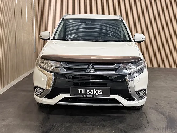 Mitsubishi Outlander 2017 photo 2