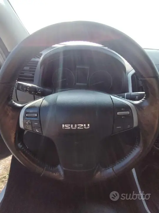 Isuzu D-Max 2015 photo 4