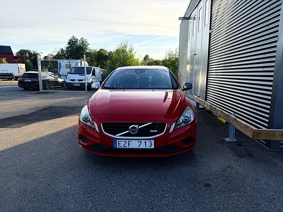 Volvo S60 2011 photo 2