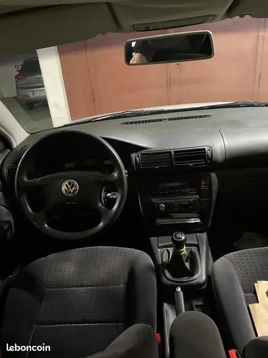 Volkswagen Passat 2000 photo 3