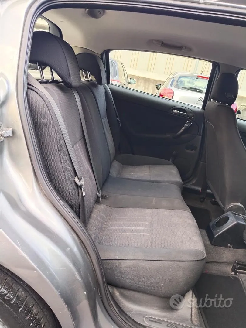 Alfa Romeo 147 2006 photo 3
