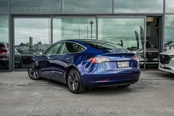 Tesla Model 3 2020 photo 4