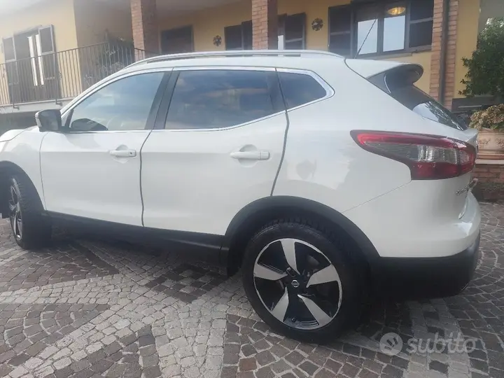 Nissan Qashqai 2015 photo 3