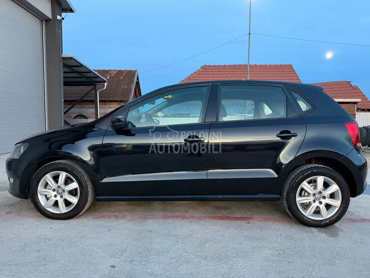 Volkswagen Polo 2011 photo 2