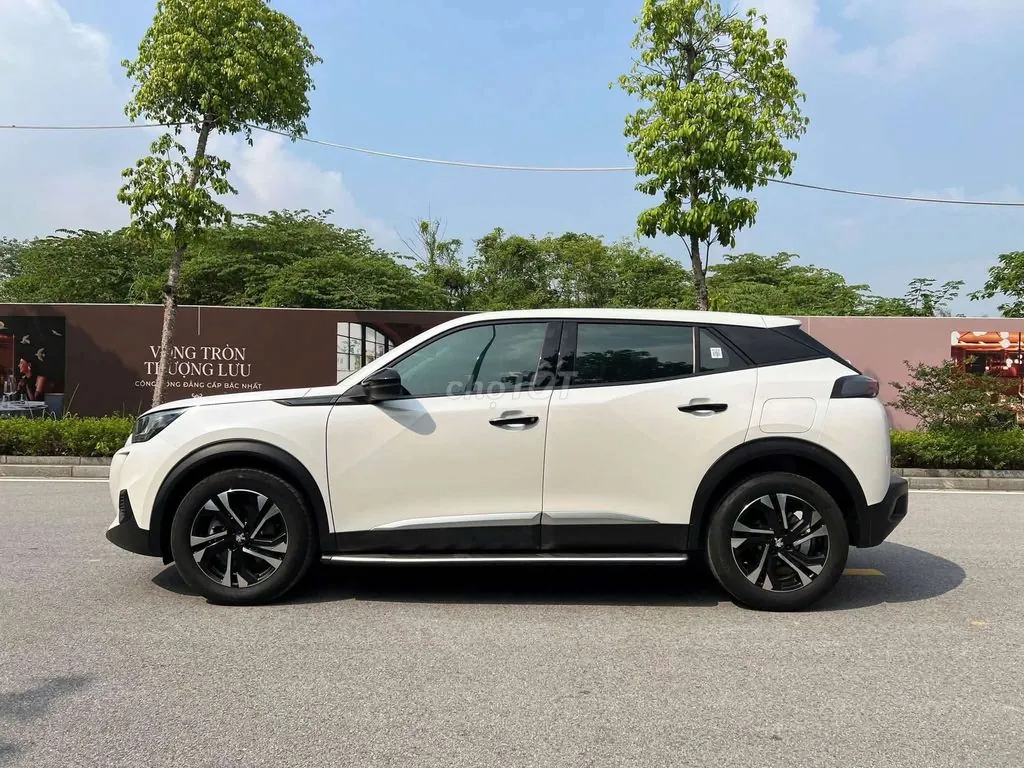 Peugeot 2008 2025 photo 2