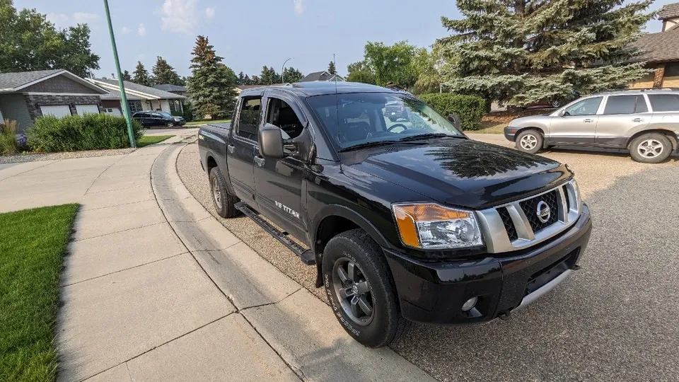 Nissan Titan 2014 photo 2