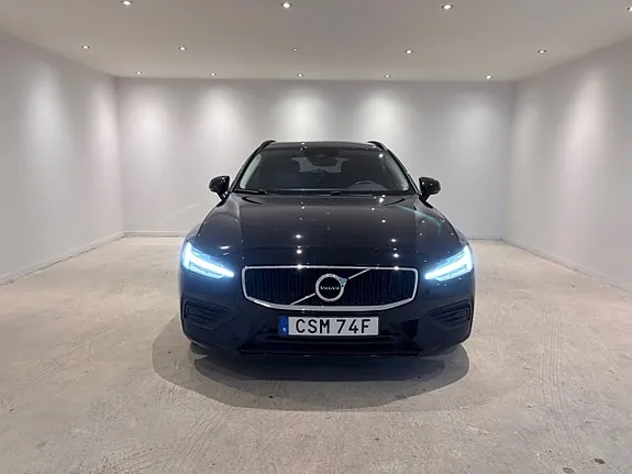 Volvo V60 2022 photo 2