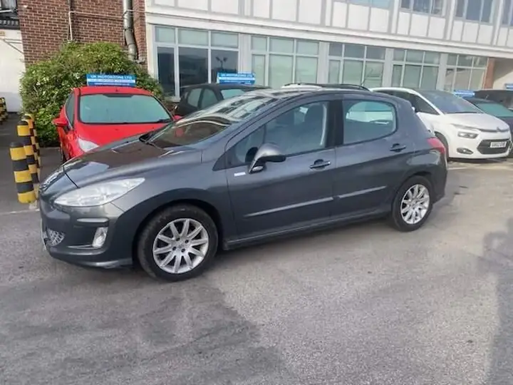 Peugeot 308 2010 photo 2
