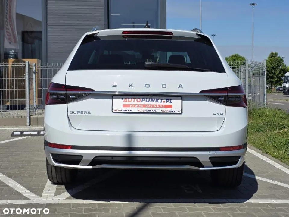 Skoda Superb 2022 photo 5