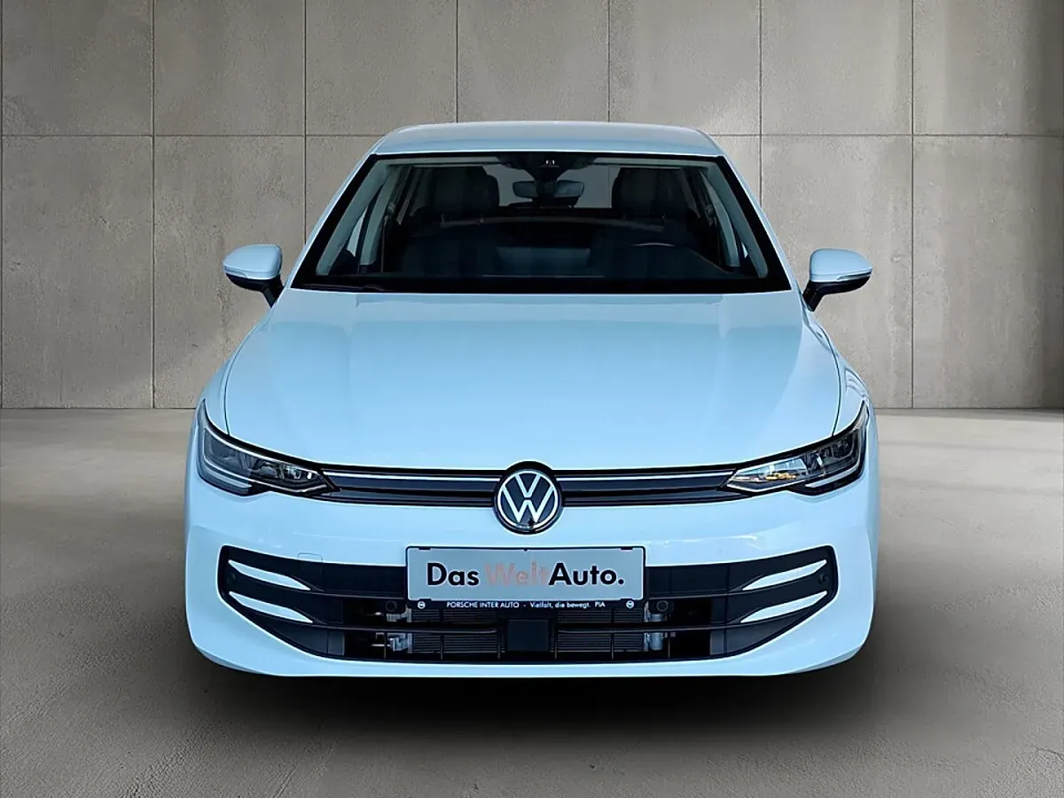 Volkswagen Golf 2024 photo 2