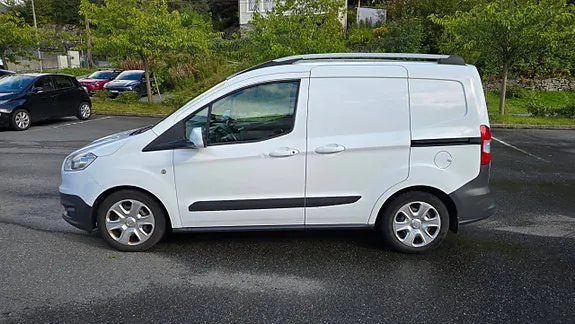Ford Transit Courier 2017 photo 4