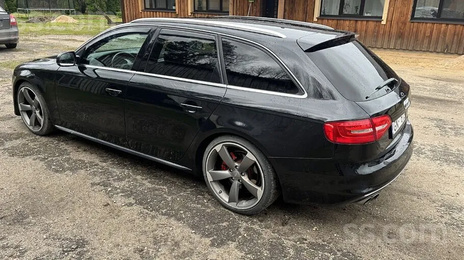 Audi A4 2013 photo 3