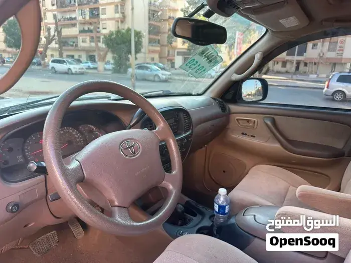 Toyota Sequoia 2004 photo 4