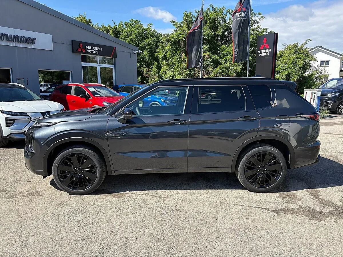 Mitsubishi Outlander 2026 photo 3