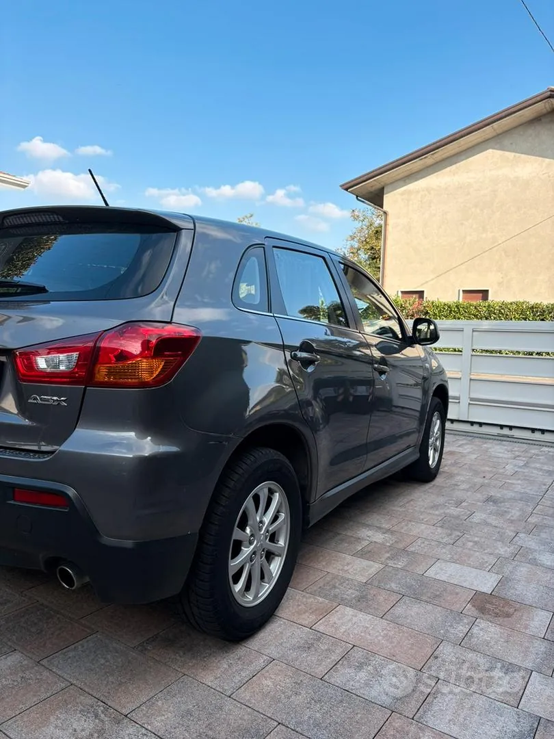Mitsubishi Asx 2010 photo 2