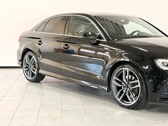 Audi A3 2017 photo 2